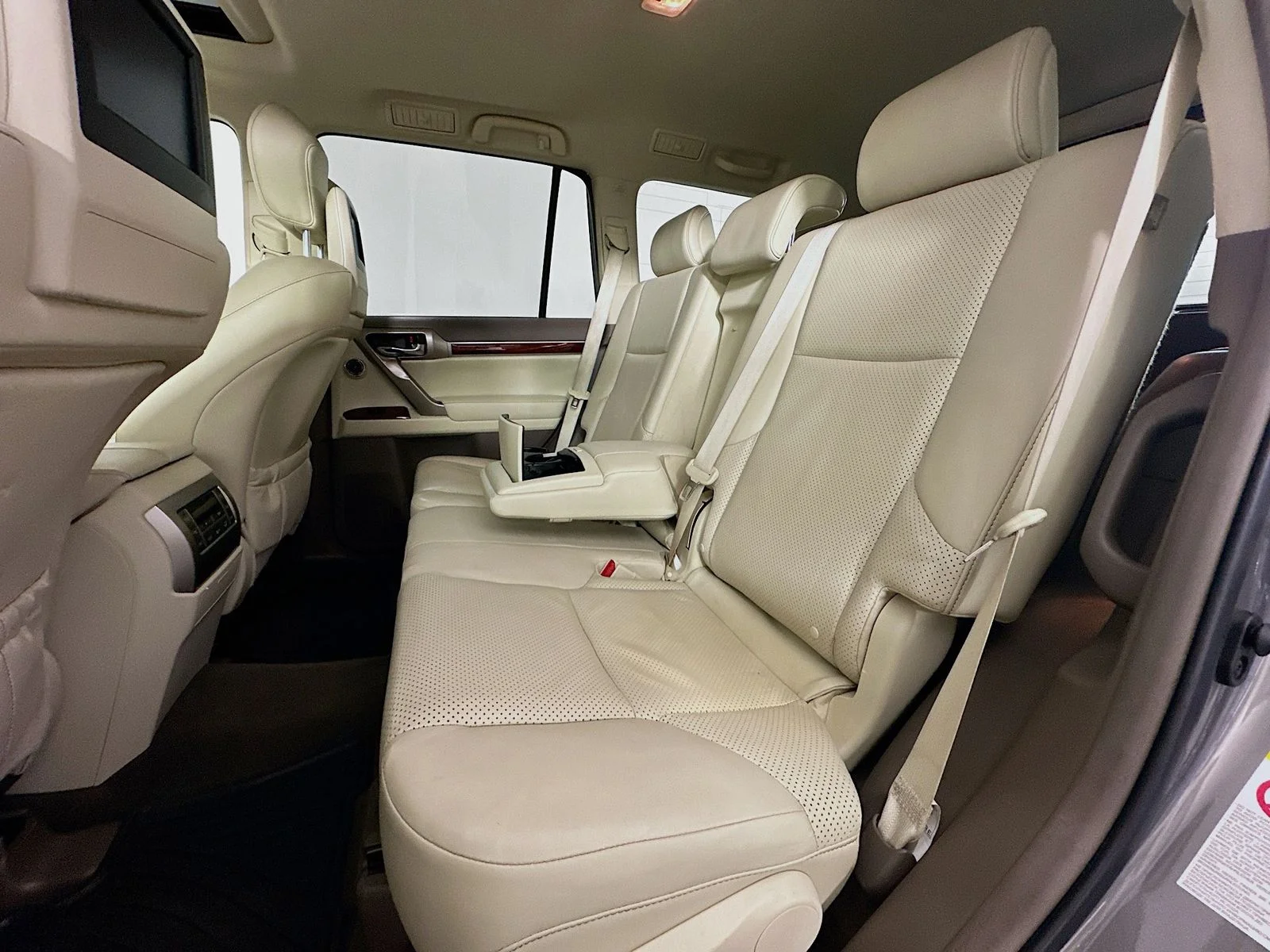 Used 2013 Knights Armor Pearl Lexus 460 Premium image 27