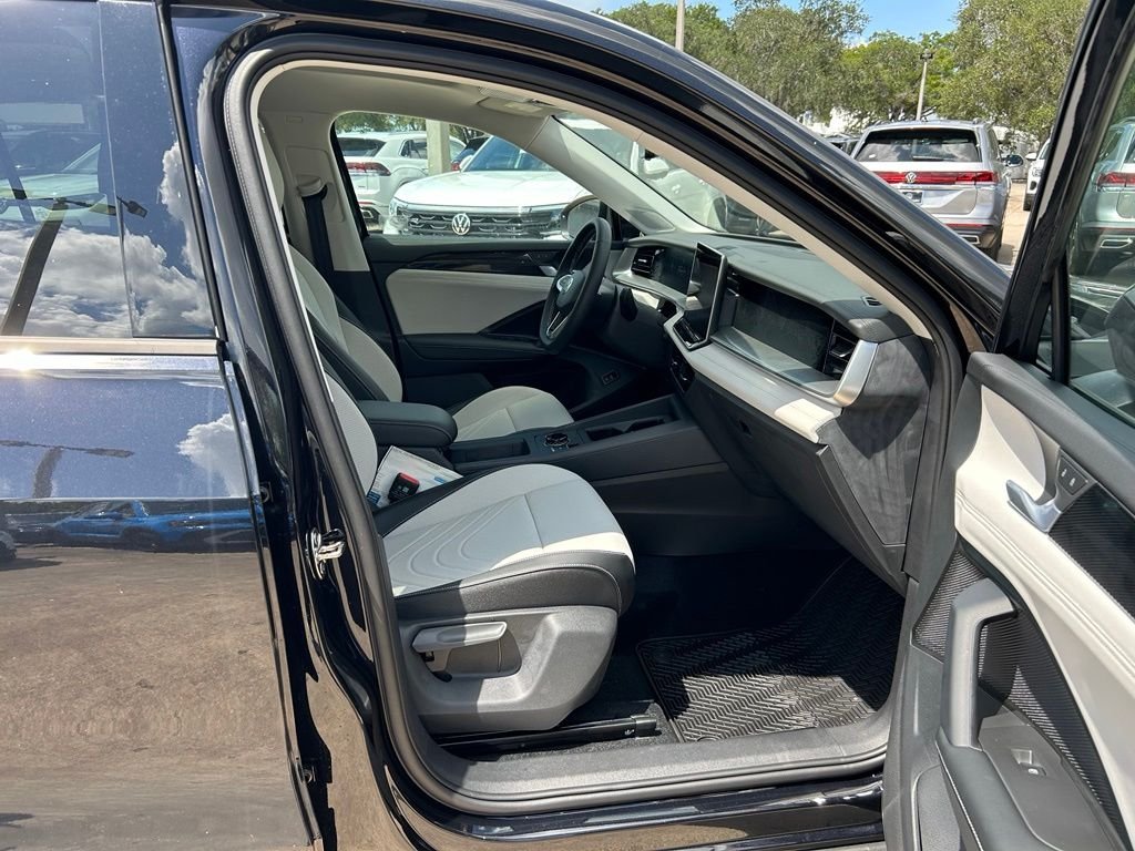 New 2026 Black Volkswagen 2.0T SE image 33