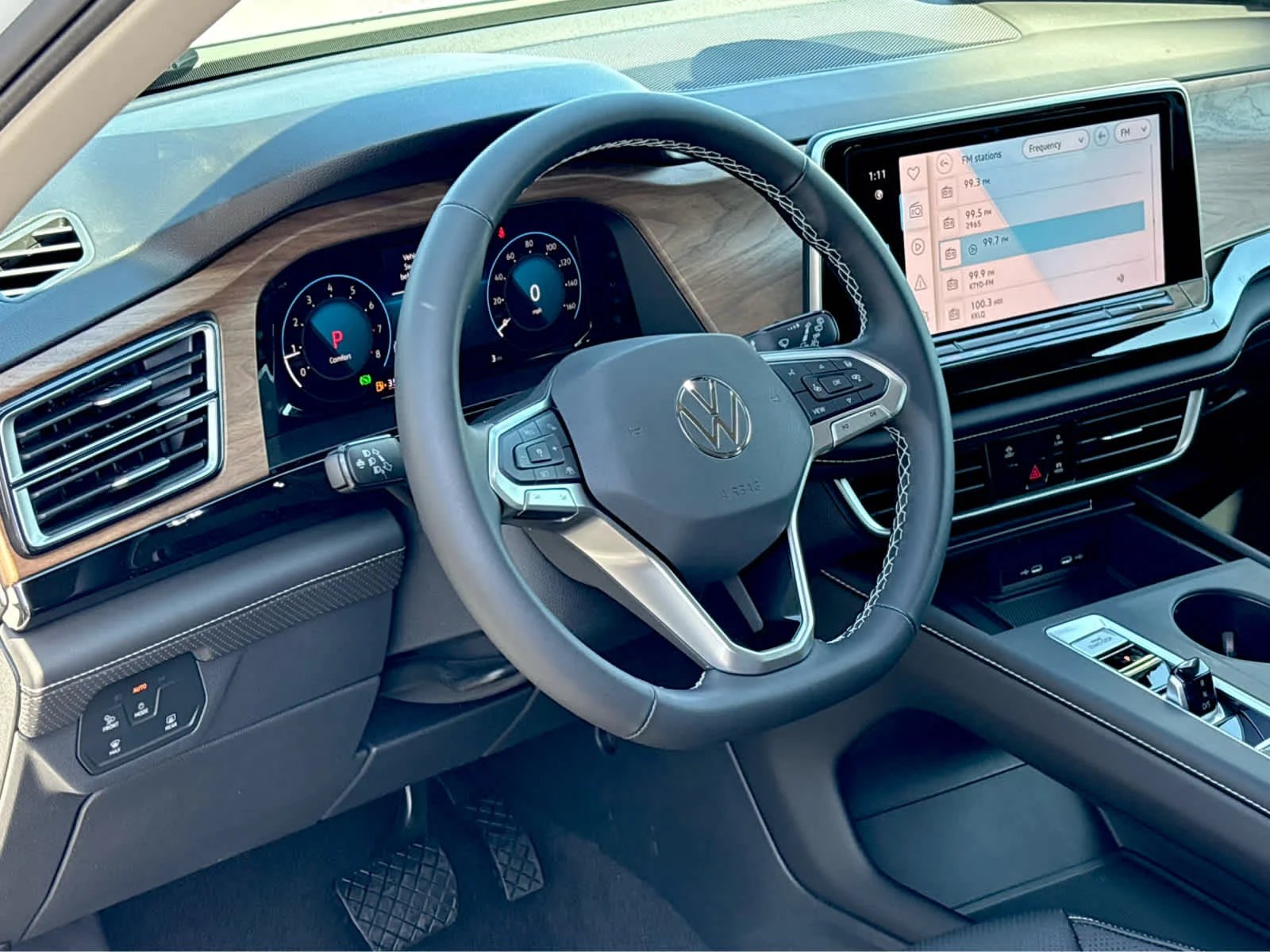 New 2026 OPAL WHITE Volkswagen 2.0T SE image 12