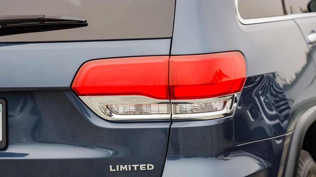 Used 2019 Slate Blue Jeep Limited image 10