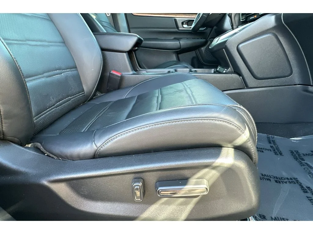 Used 2022 Platinum White Pearl Honda EX-L image 23