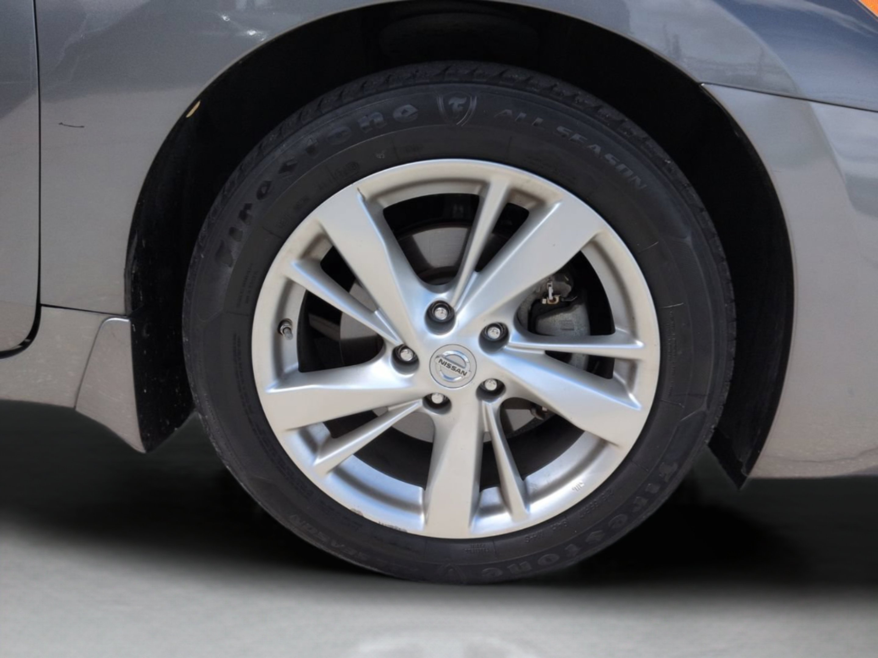 Used 2014 Gun Metallic Nissan 2.5 SL image 30