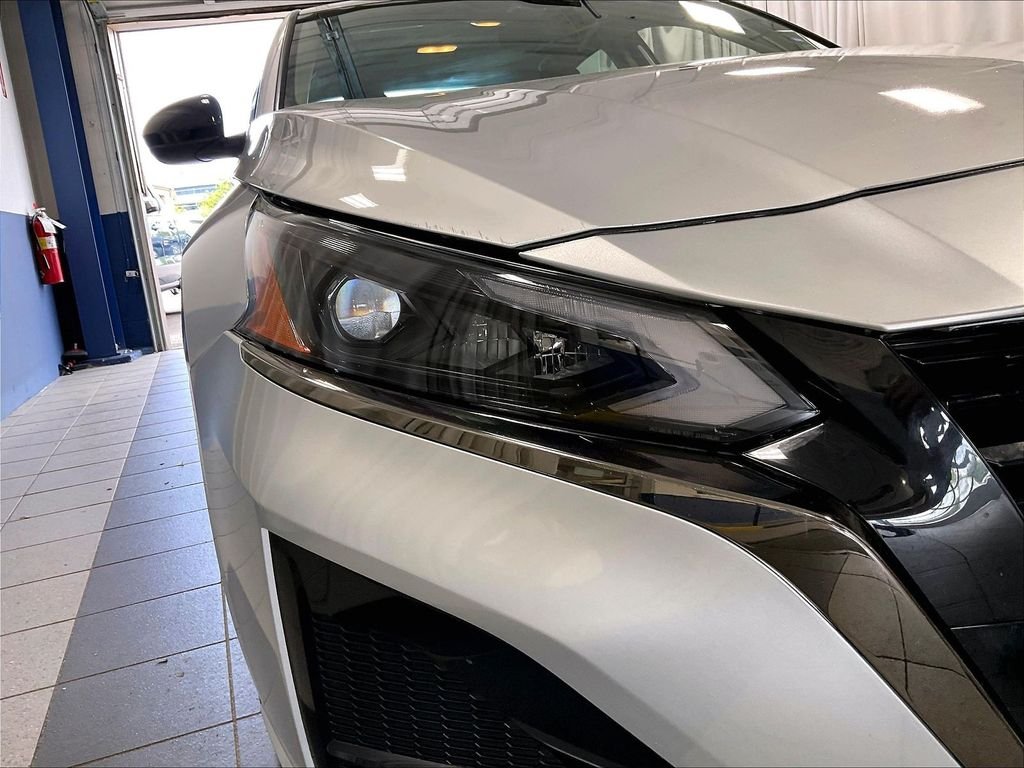 Certified Used 2023 Silver Nissan 2.5 SR image 32
