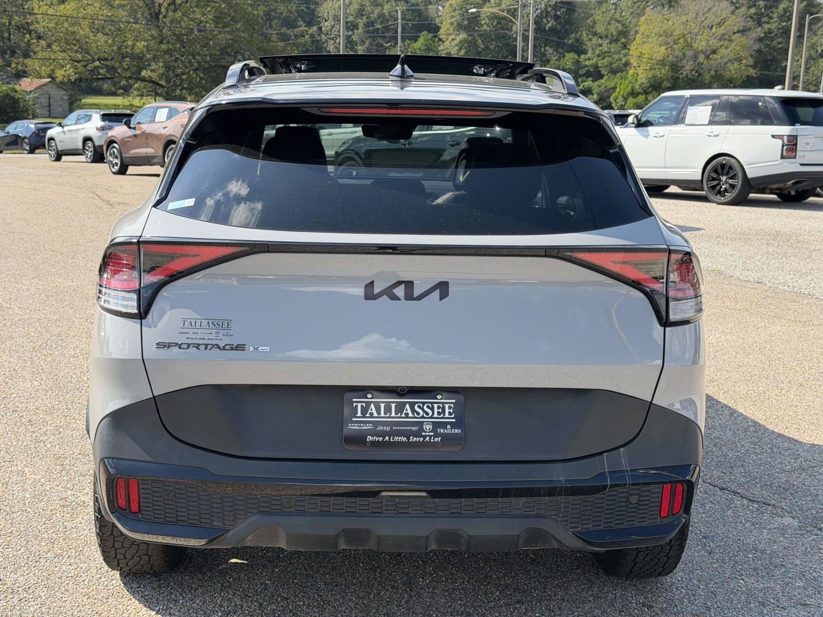 Used 2025 Wolf Gray/Ebony Black Roof Kia X-Pro image 5