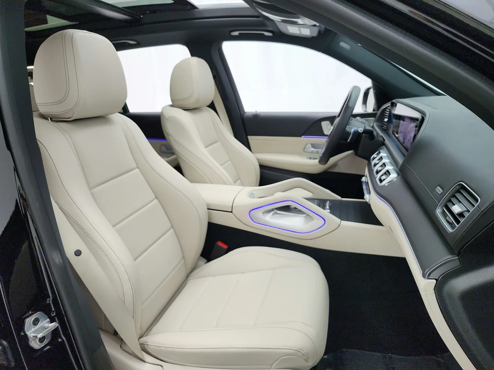 Certified Used 2024 Black Mercedes-Benz GLE 450 4MATIC® SUV image 19