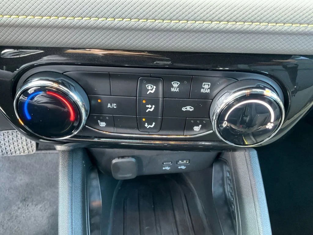 Used 2024 Summit White Chevrolet ACTIV image 41