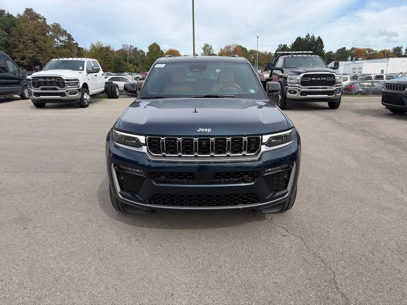 New 2027 Fathom Blue Pearl-Coat Paint Jeep Summit image 8