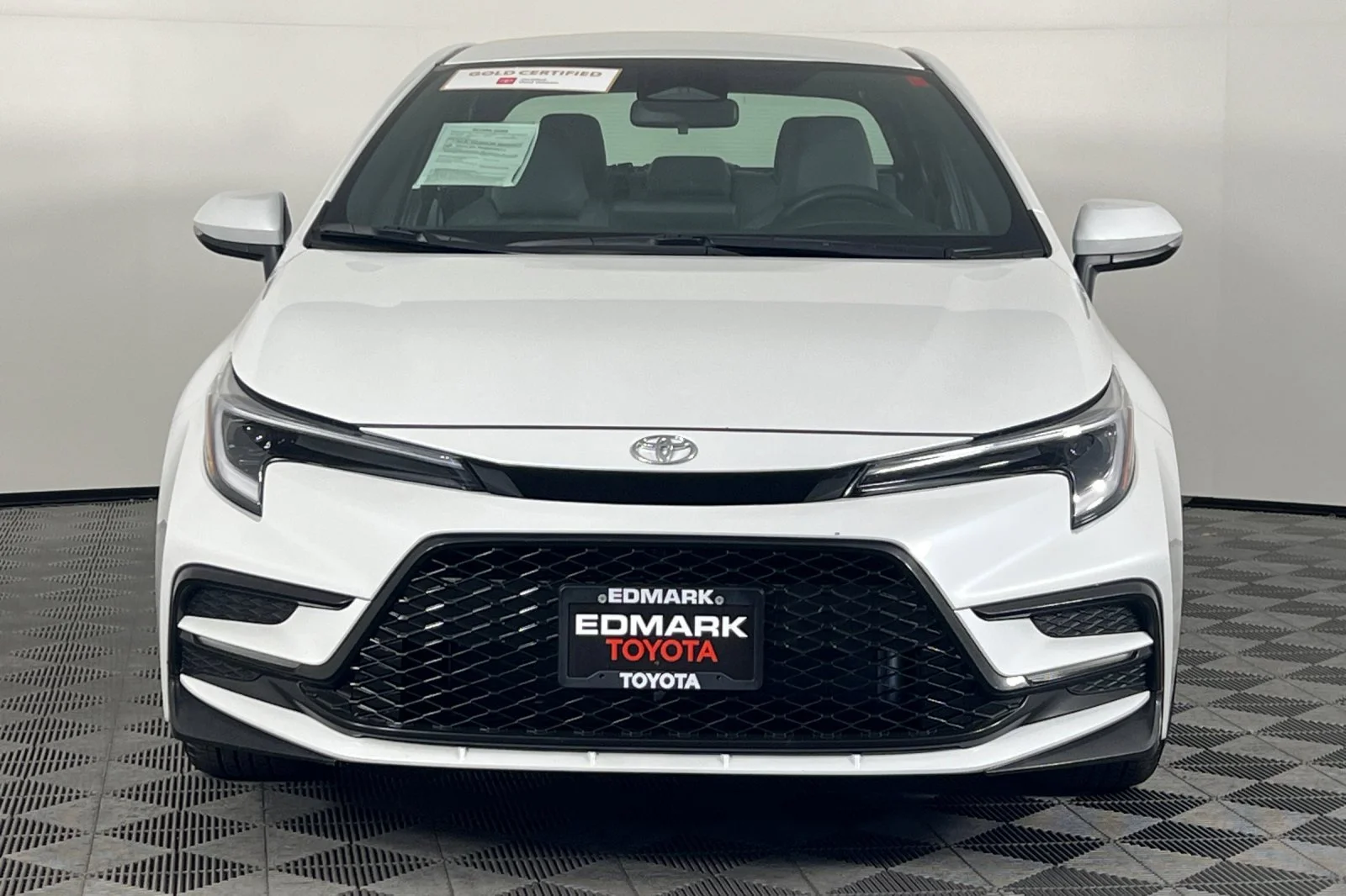 Used 2026 Wind Chill Pearl Toyota SE image 8