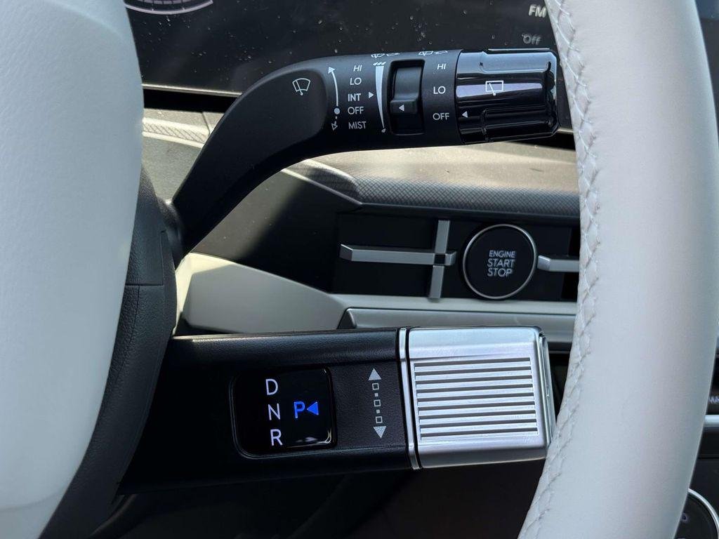 New 2026 White Hyundai SE image 25