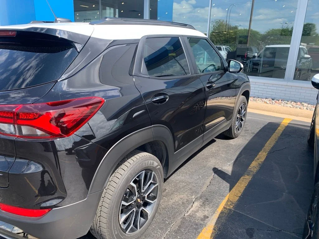 Used 2023 Black Metallic Chevrolet ACTIV image 5