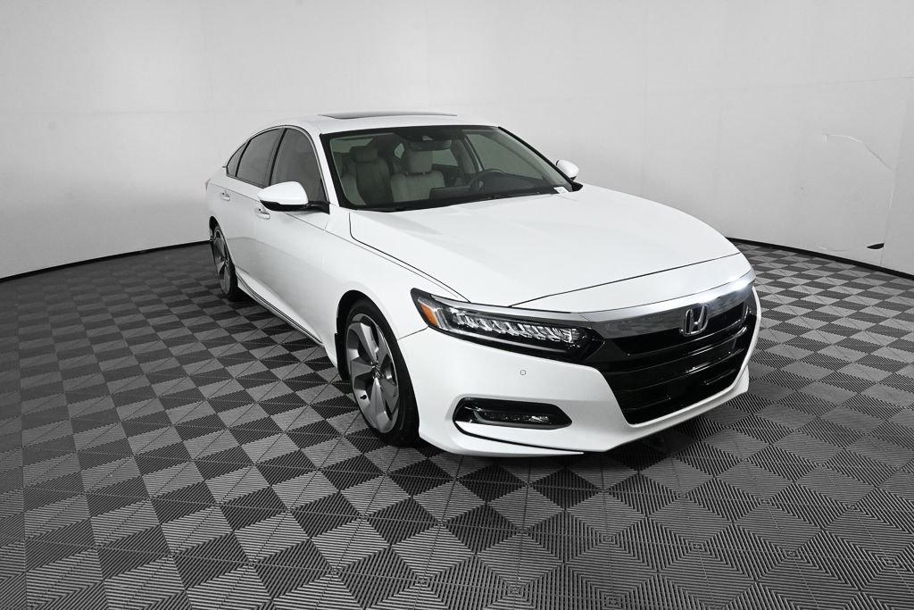 Used 2018  Honda Touring image 23