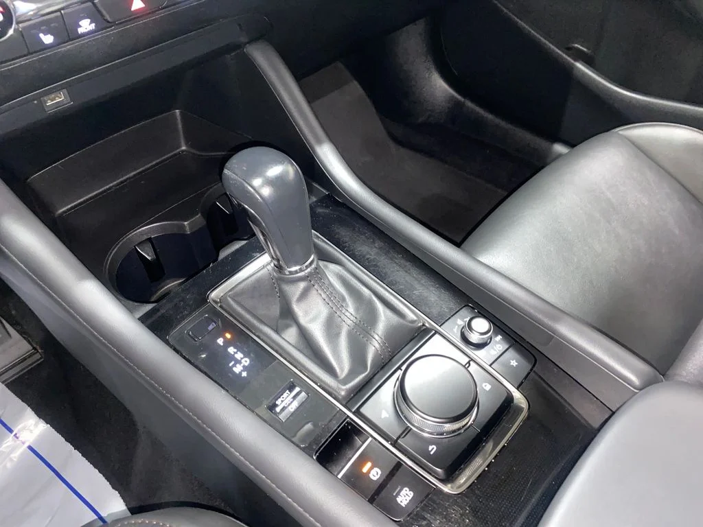 Used 2020 White Mazda Preferred image 21