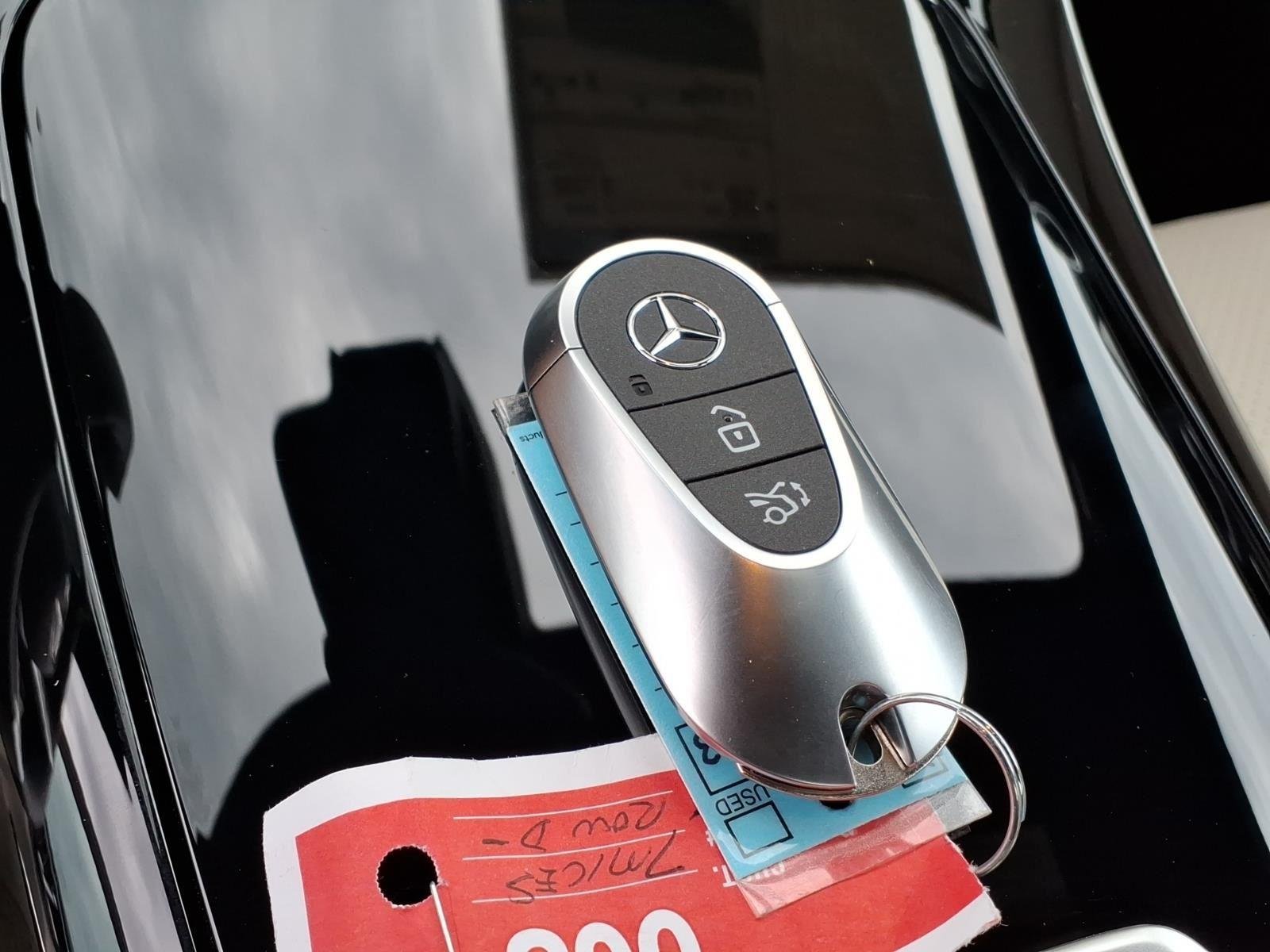 New 2026 SILVER Mercedes-Benz GLC 300 image 32