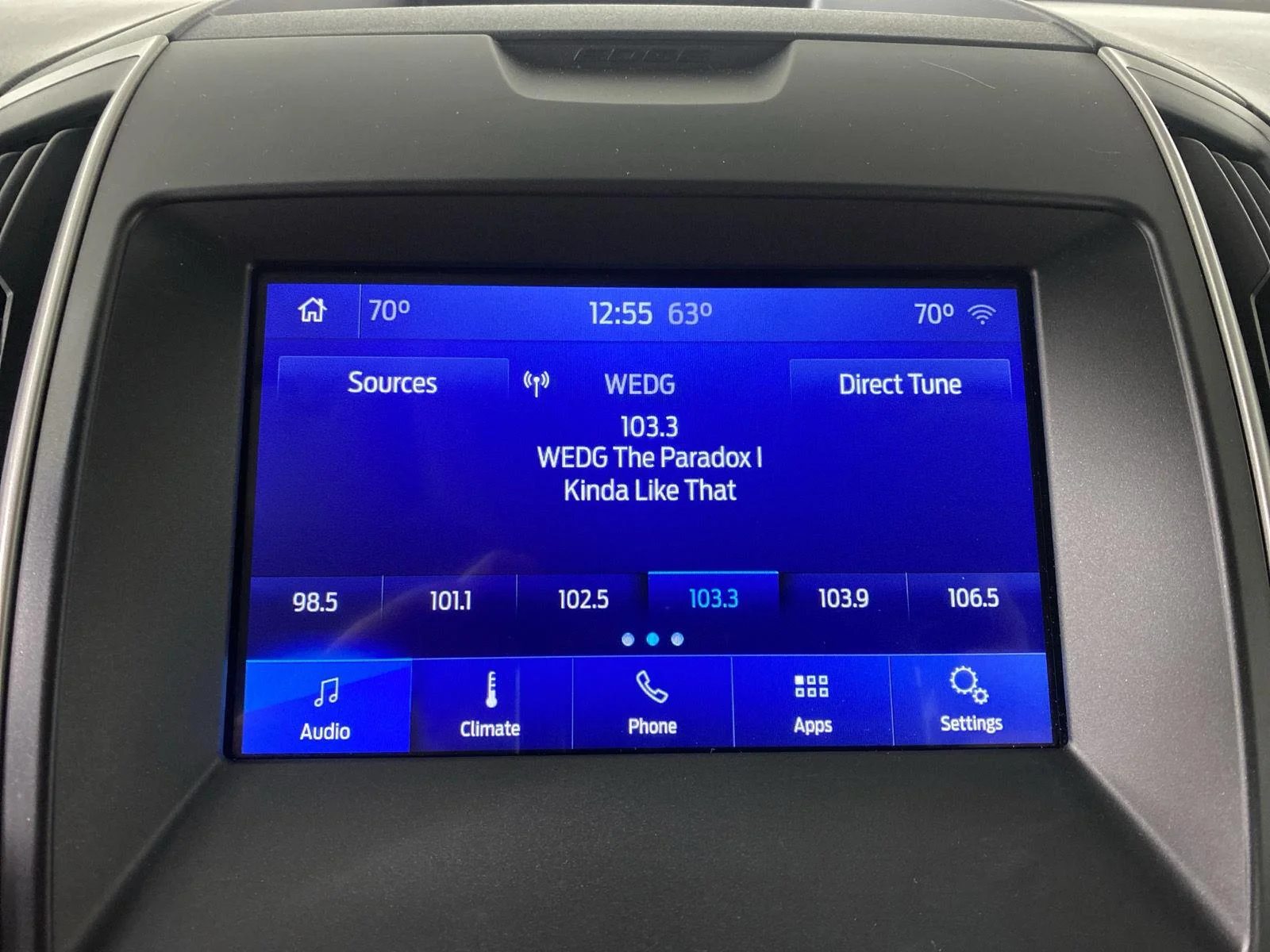 Used 2020  Ford SEL image 18