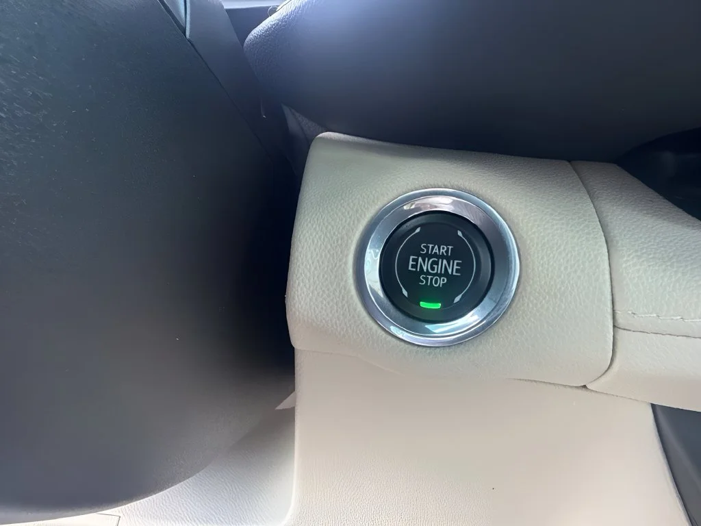 Used 2022 Blue Buick Avenir image 20
