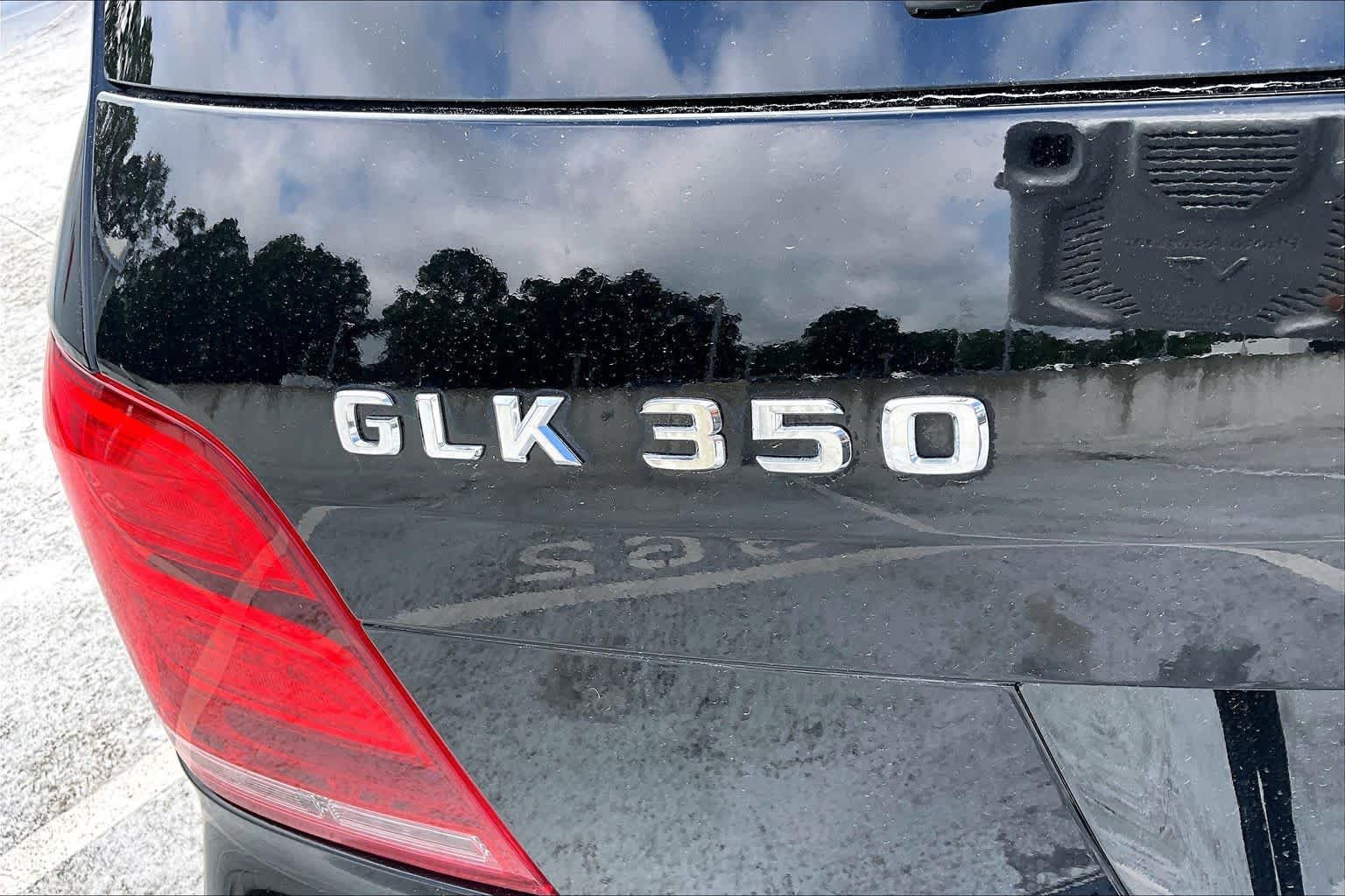 Used 2015 Obsidian Black Metallic Mercedes-Benz GLK 350 image 30