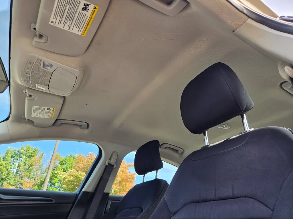Used 2015 Gold Ford SE image 21