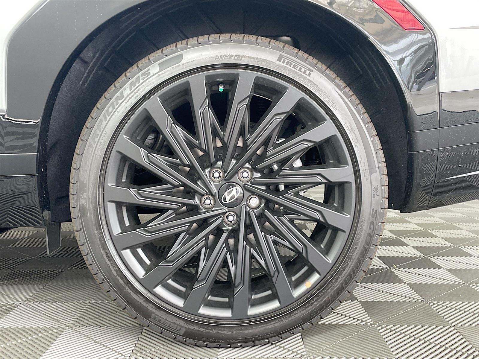 Used 2024 Shimmering Silver Hyundai Calligraphy image 20