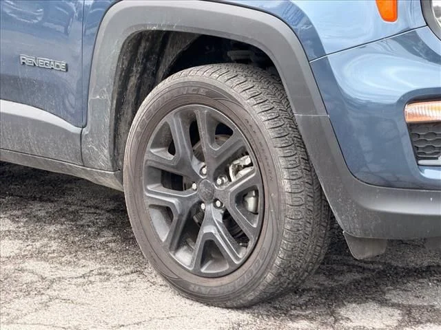 Used 2022 Blue Jeep Altitude image 28
