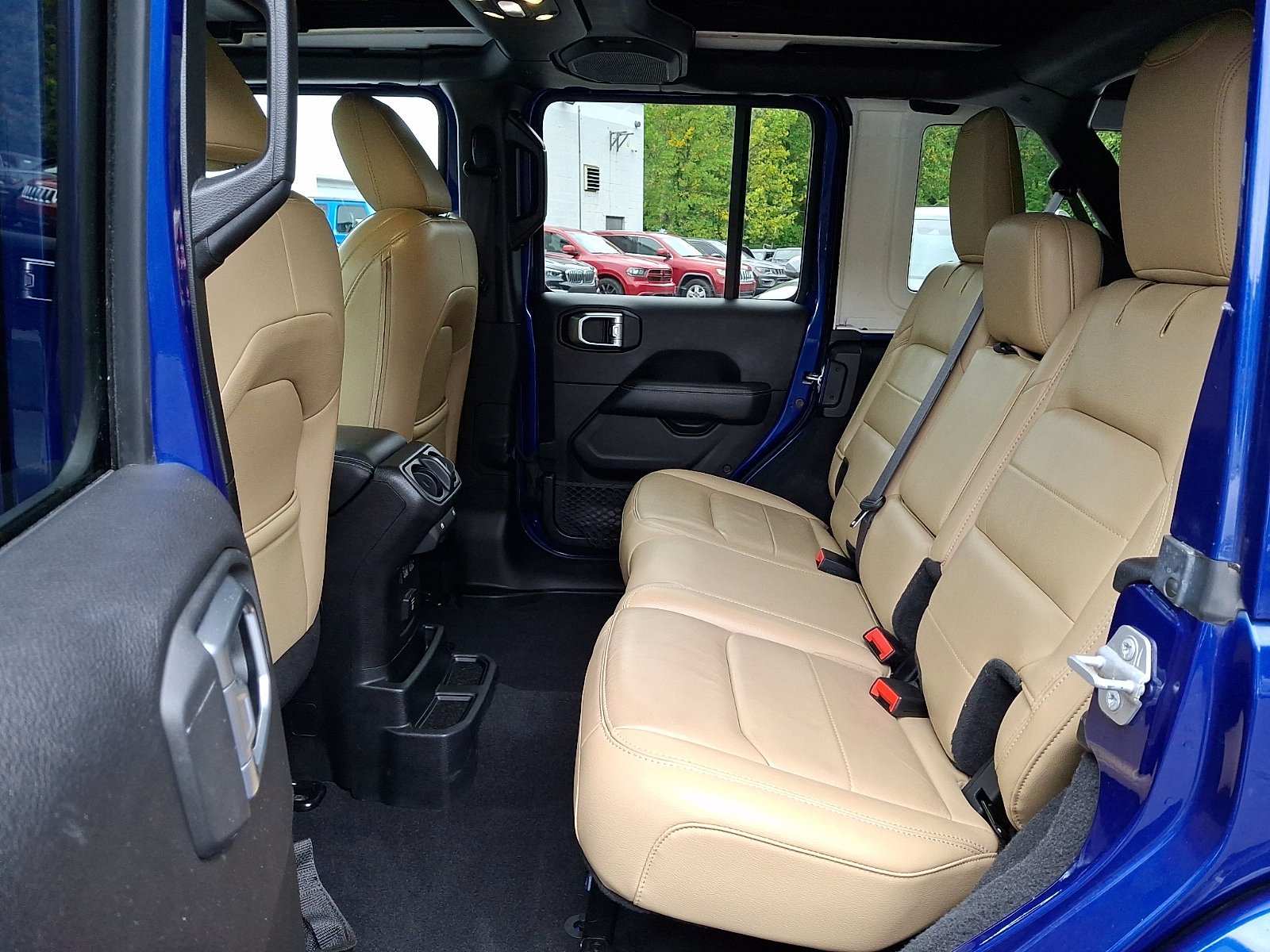 Certified Used 2019 Ocean Blue Metallic Clearcoat Jeep Sahara image 10