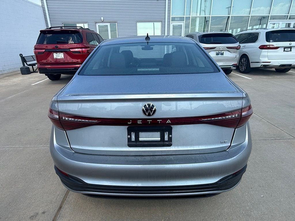 Certified Used 2025 Pyrite Silver Metallic Volkswagen 1.5T SE image 6