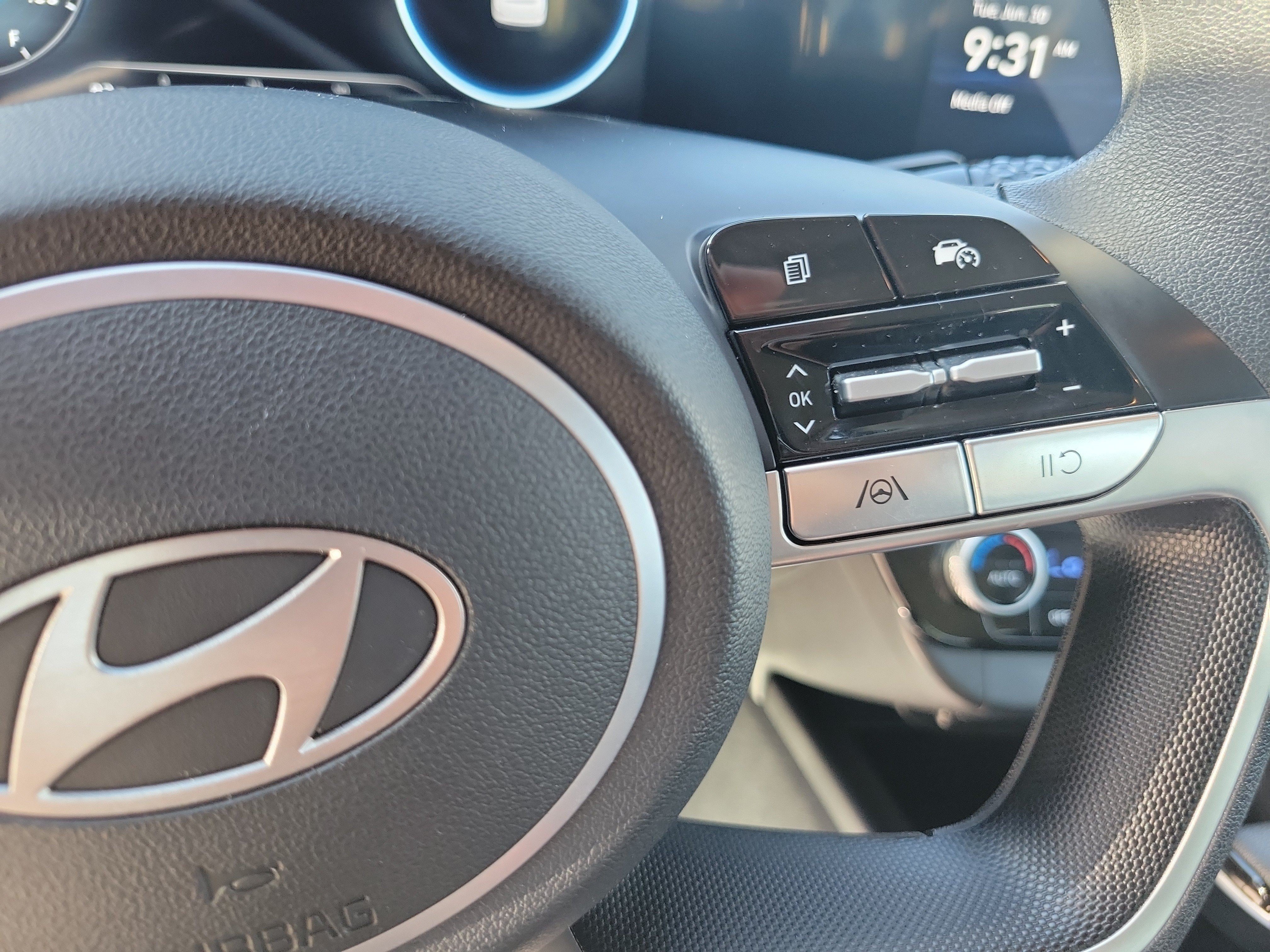 Used 2024 Amazon Gray Hyundai SEL image 26