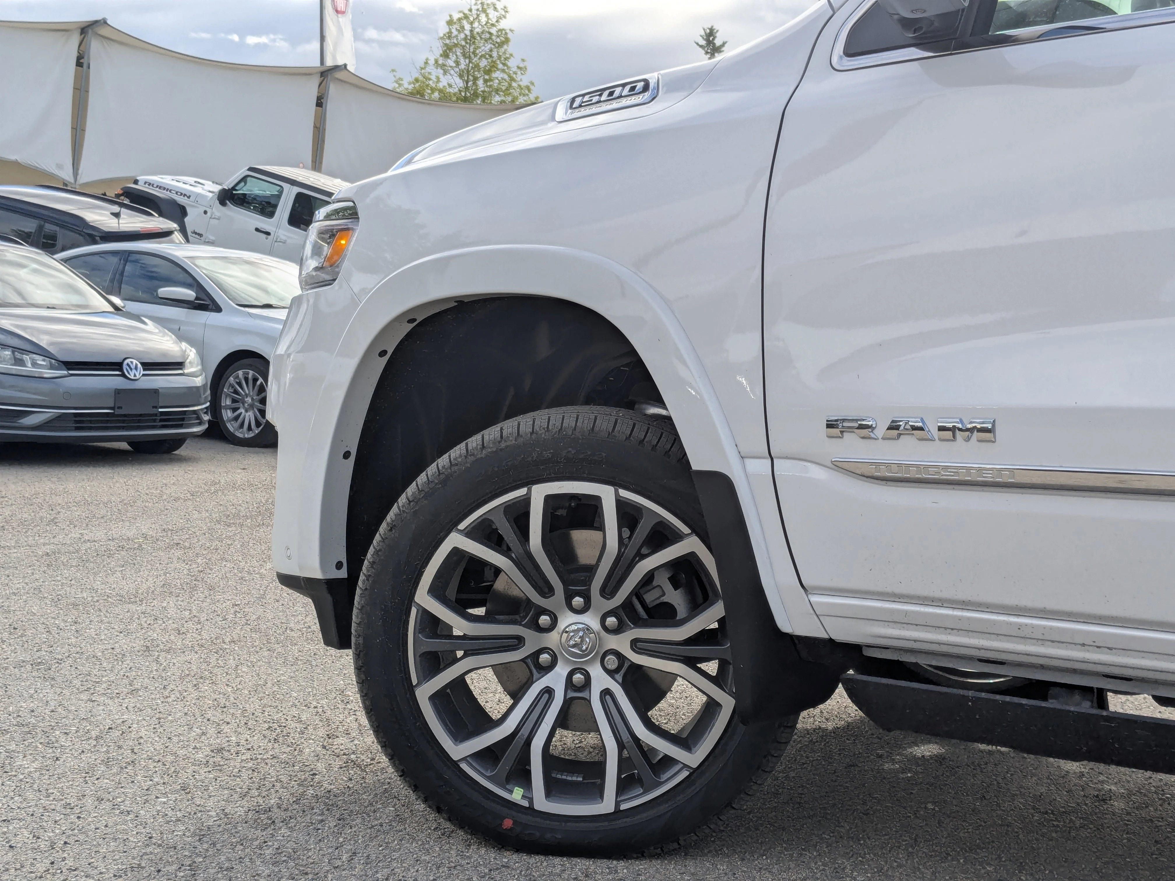 New 2026 White RAM Tungsten - - Hurricane HO Turbo - Prem Lthr - E-Locker Axle - Trailer Brake - 8-Spd Auto & More! image 9