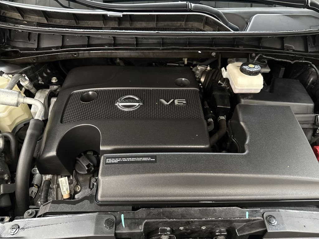 Used 2020 Super Black Metallic Nissan Platinum image 35