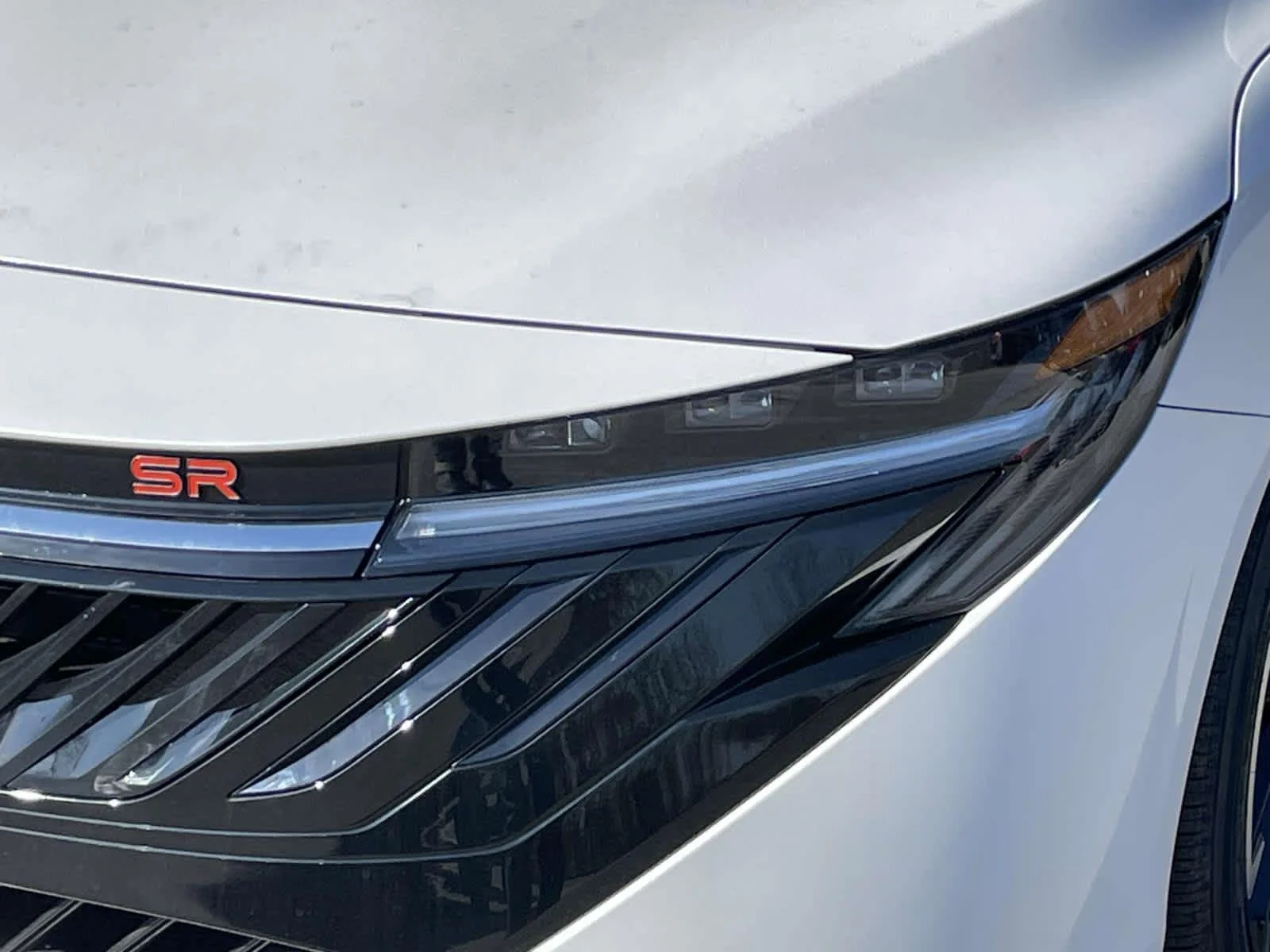 New 2026 Aspen White Tricoat/Super Black Nissan SR image 12