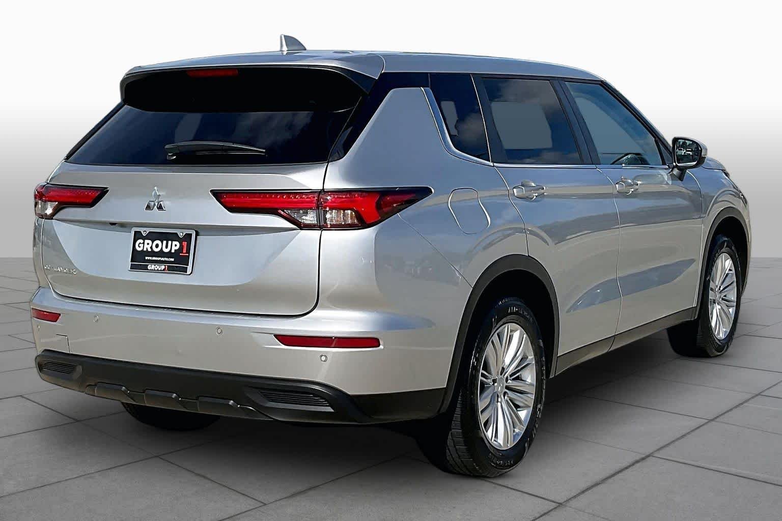 Used 2023 Alloy Silver Metallic Mitsubishi ES image 25