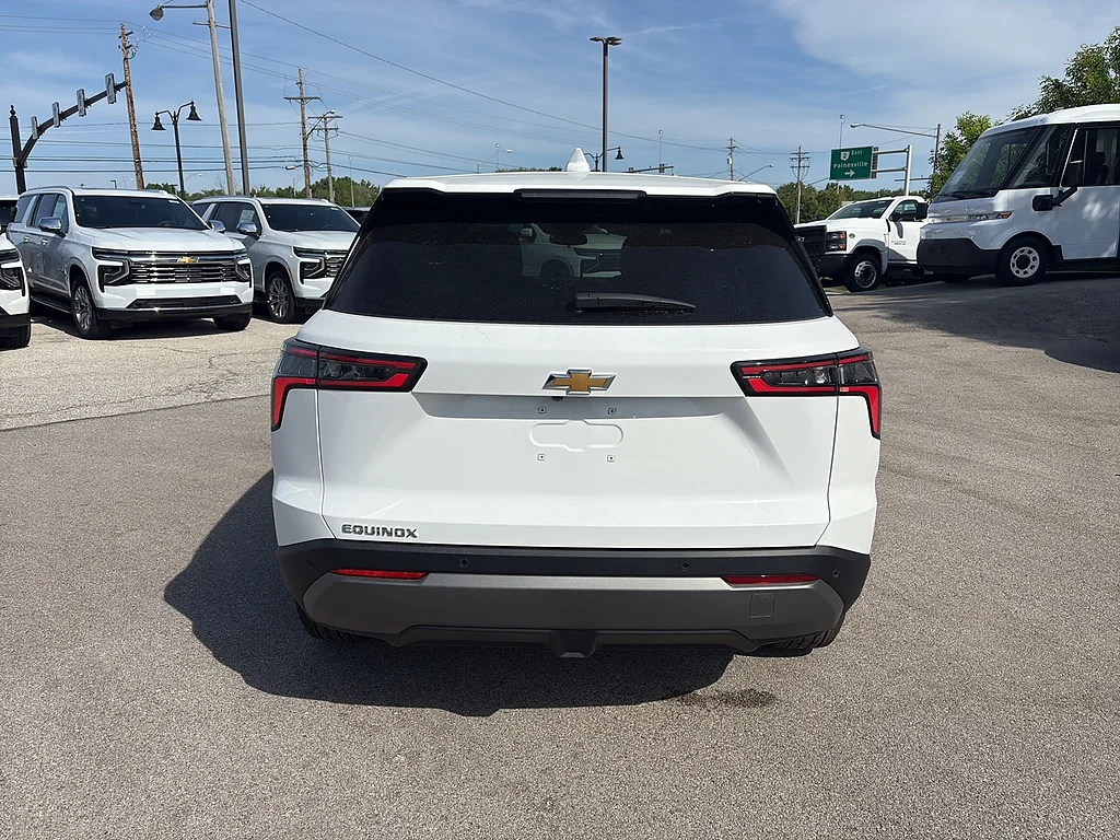 2026 Chevrolet Equinox LT - Photo 4