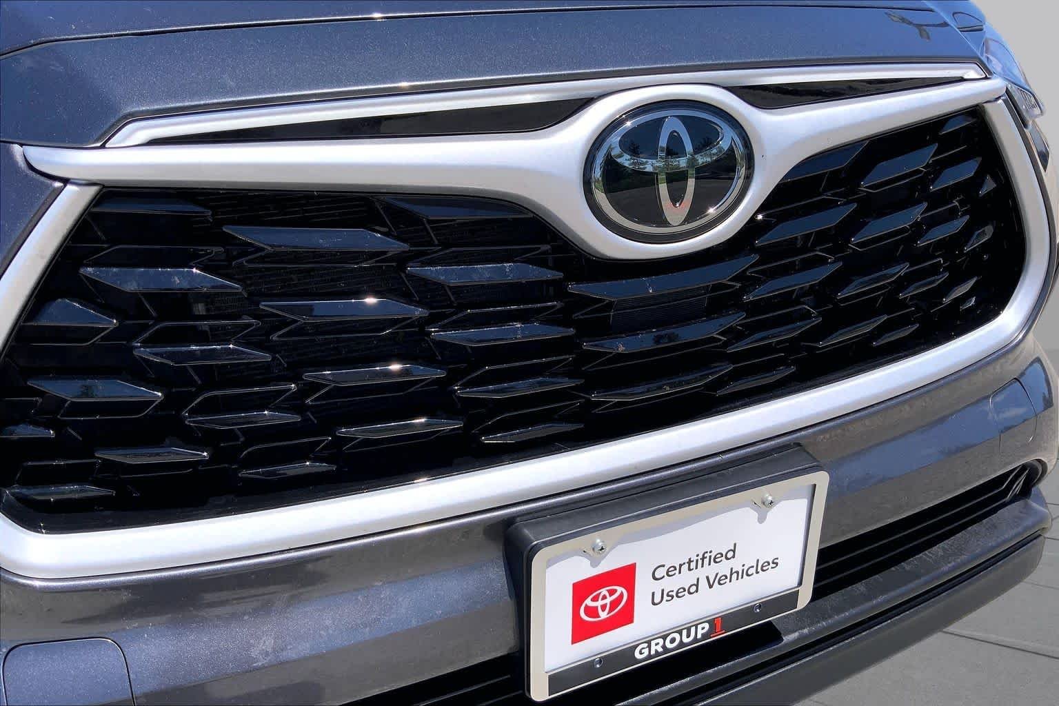 Used 2024 Magnetic Gray Metallic Toyota XLE image 29