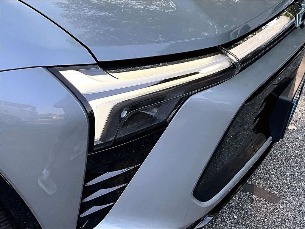 Used 2024 Gray Chevrolet RS image 30