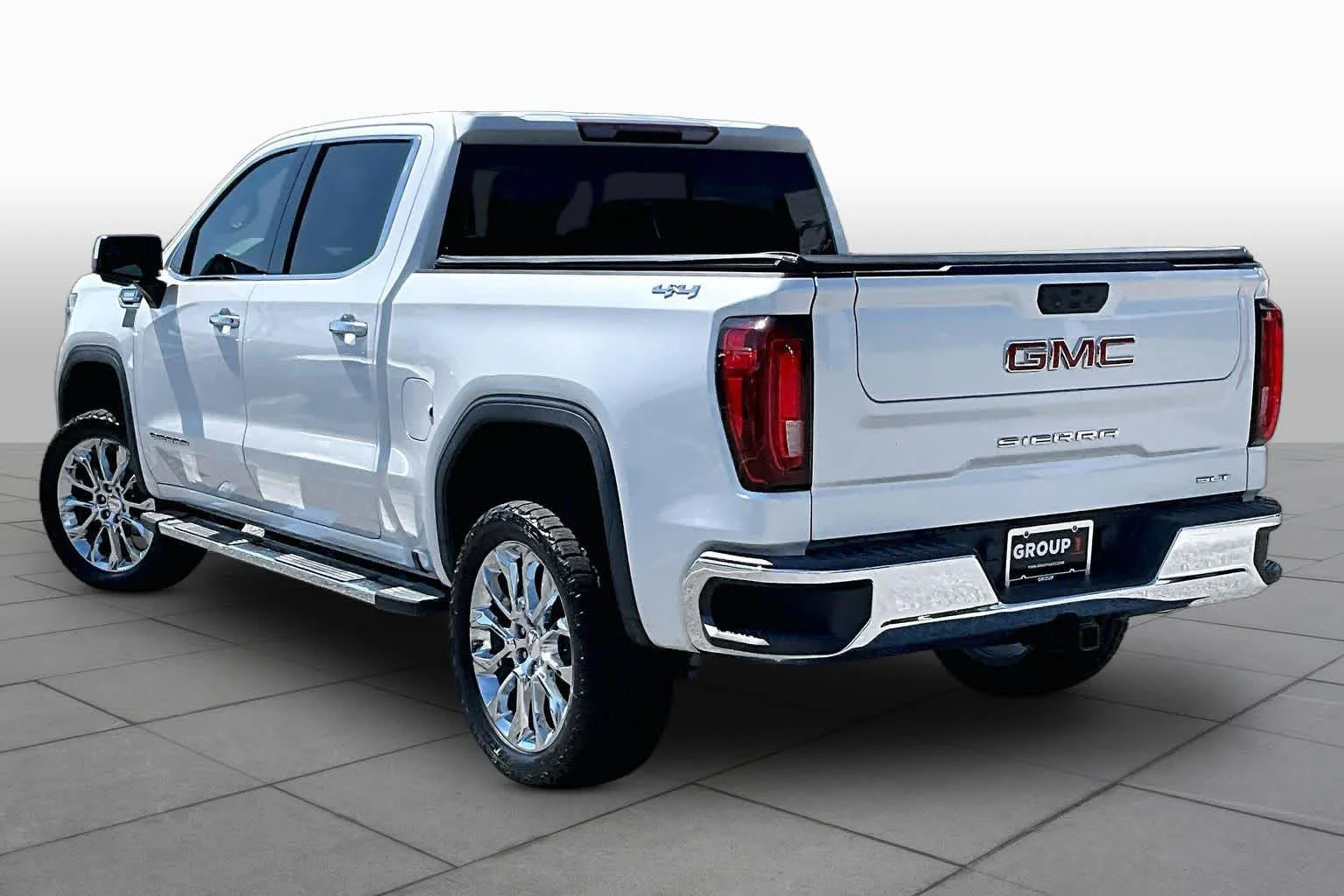 2022 GMC Sierra 1500 SLT - Photo 10