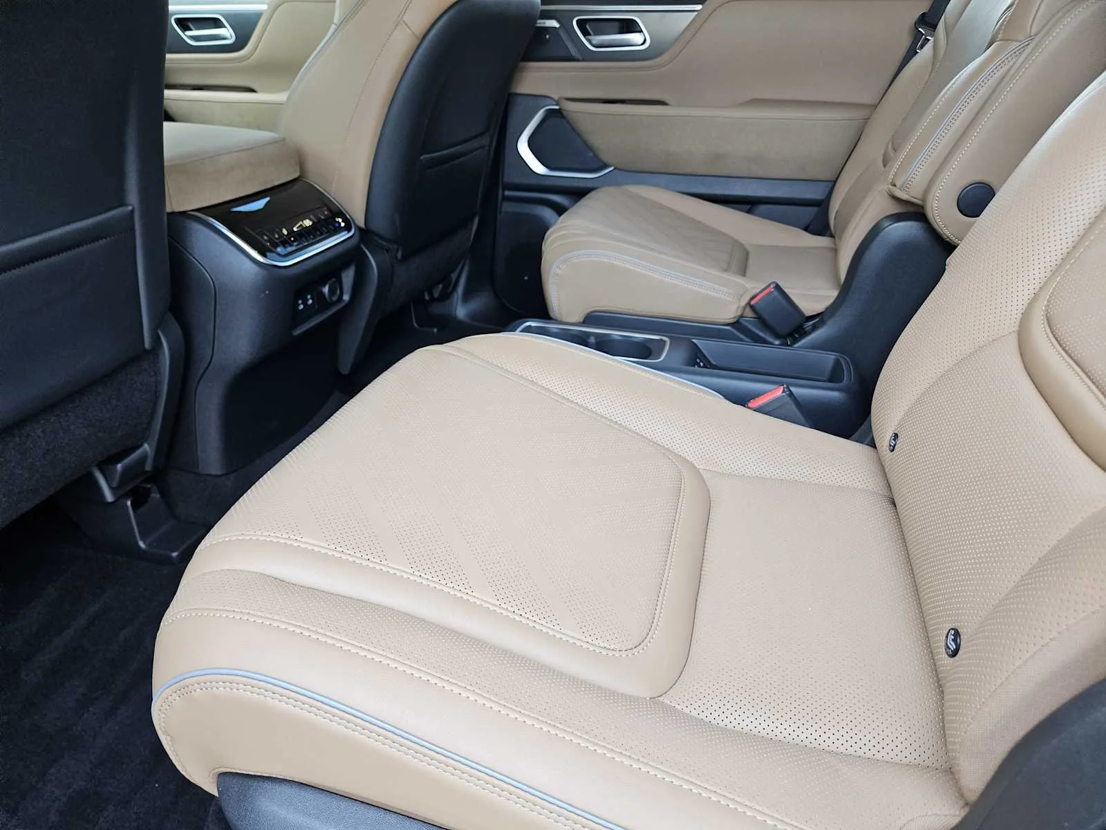 Certified Used 2026 Black Obsidian INFINITI LUXE image 26
