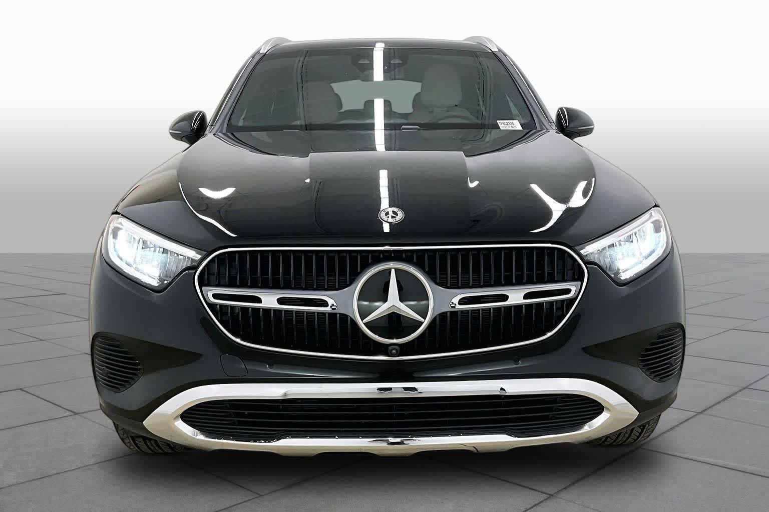 New 2026 Black Mercedes-Benz GLC 300 image 3