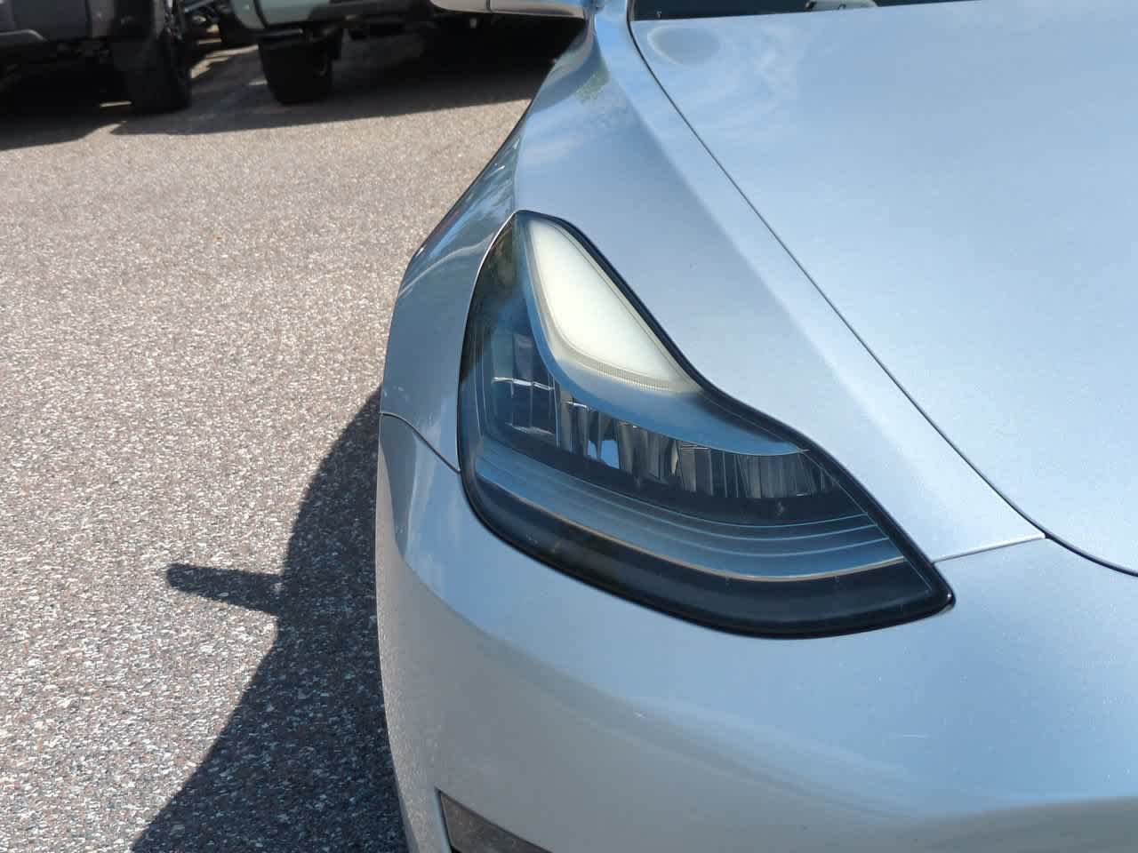 Used 2018  Tesla  image 10