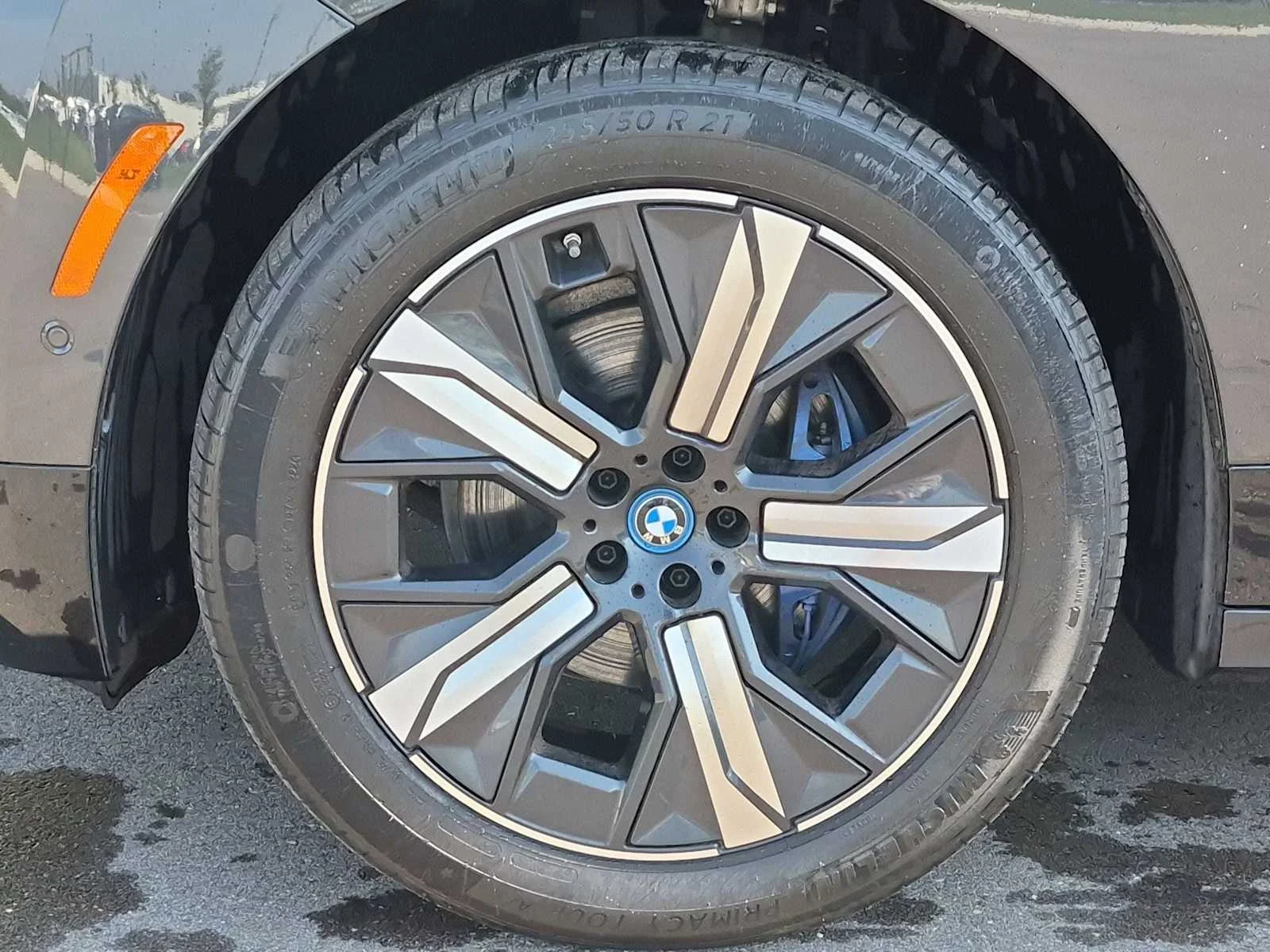 Certified Used 2024 Dark Graphite Metallic BMW xDrive50 image 13