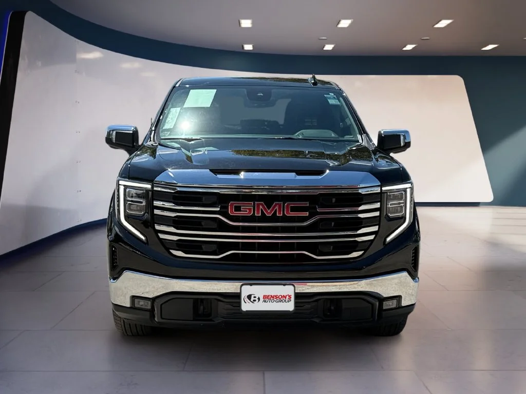 Used 2025 Black GMC SLT image 8