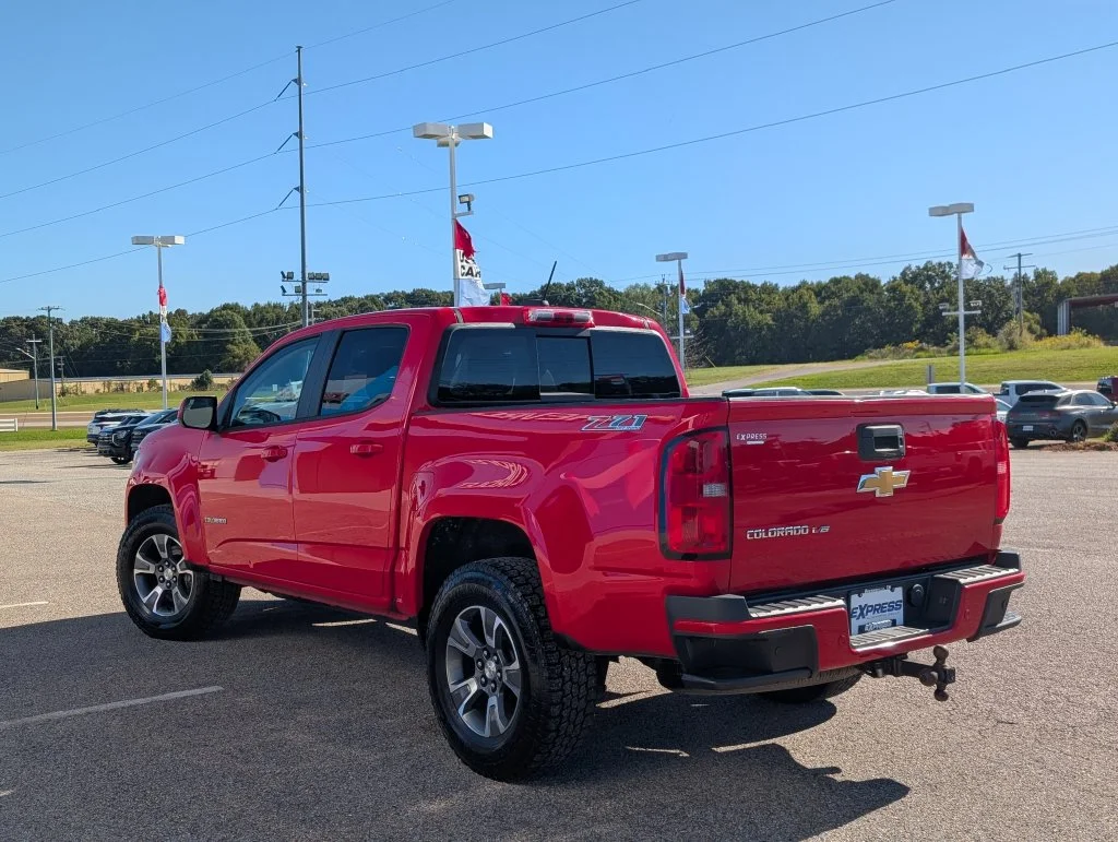 Used 2020 Red Chevrolet Z71 image 5