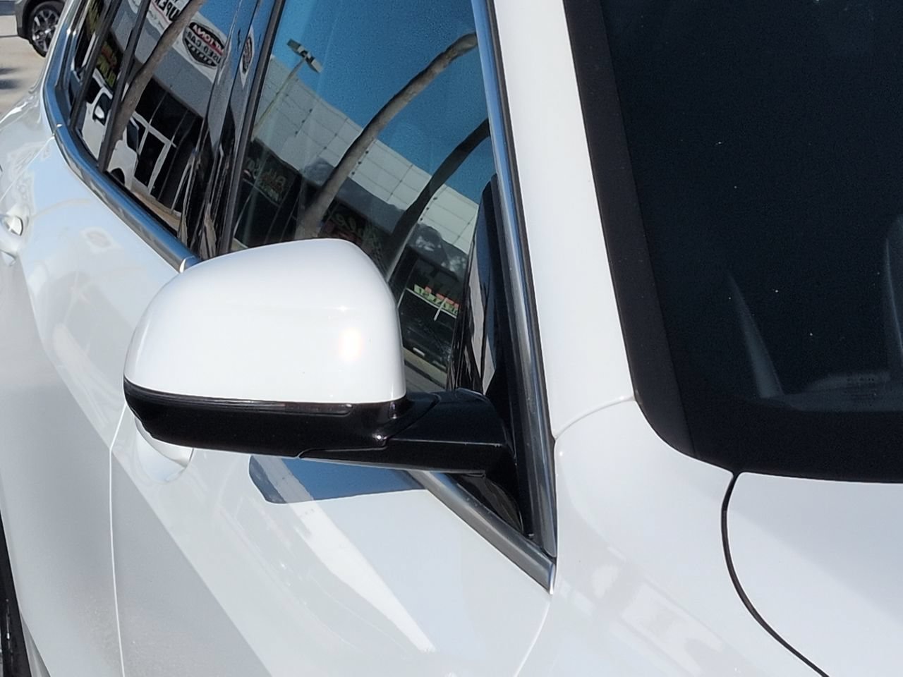 Used 2022 Alpine White BMW sDrive40i image 11