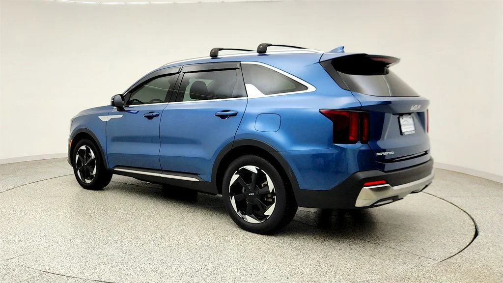 Used 2025 Mineral Blue Kia EX AWD image 7