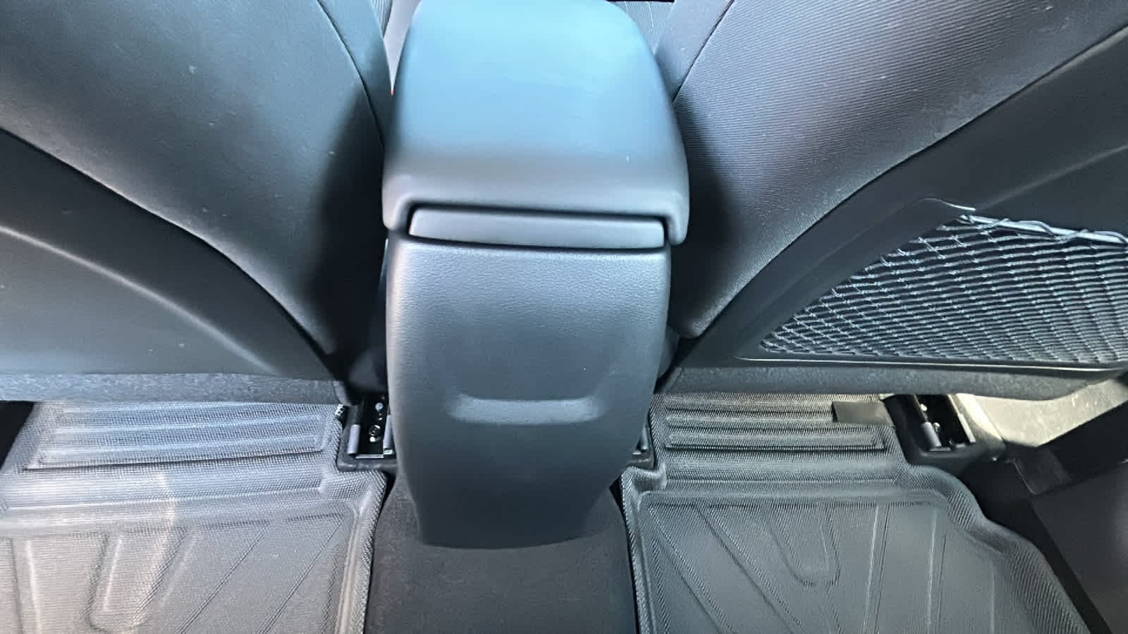 New 2026 Shimmering Silver Hyundai SE image 25