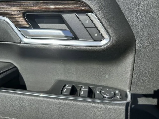 New 2026 Summit White GMC SLE image 23