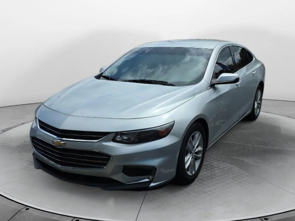 Used 2018 SILVER ICE METALLIC Chevrolet LT image 1