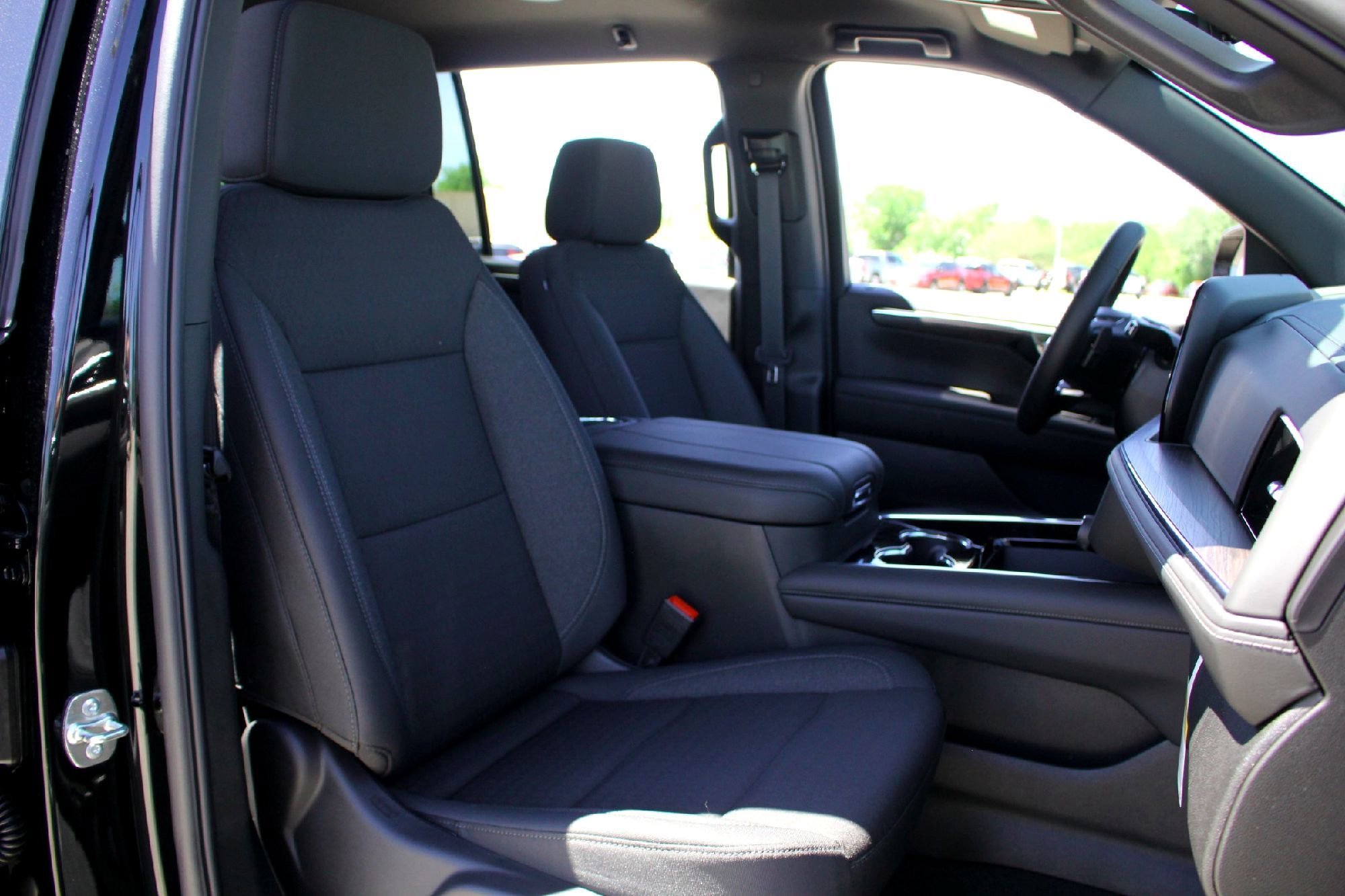 2026 Chevrolet Suburban LS - Photo 14