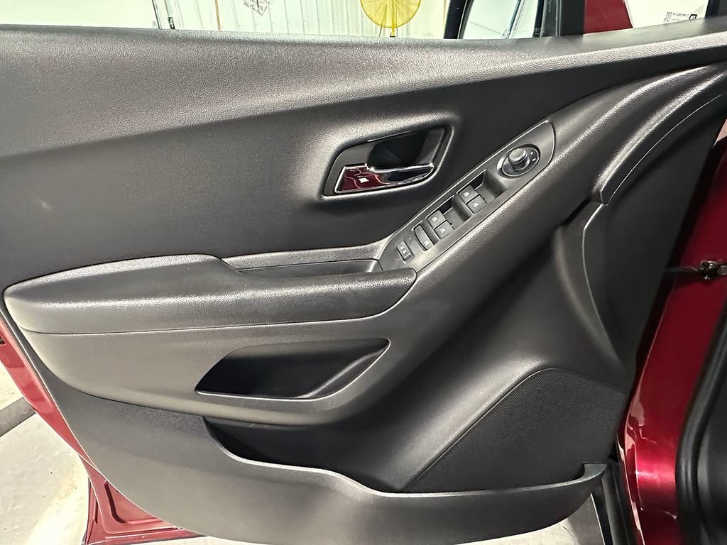 Used 2022 Crimson Metallic Chevrolet LT image 20