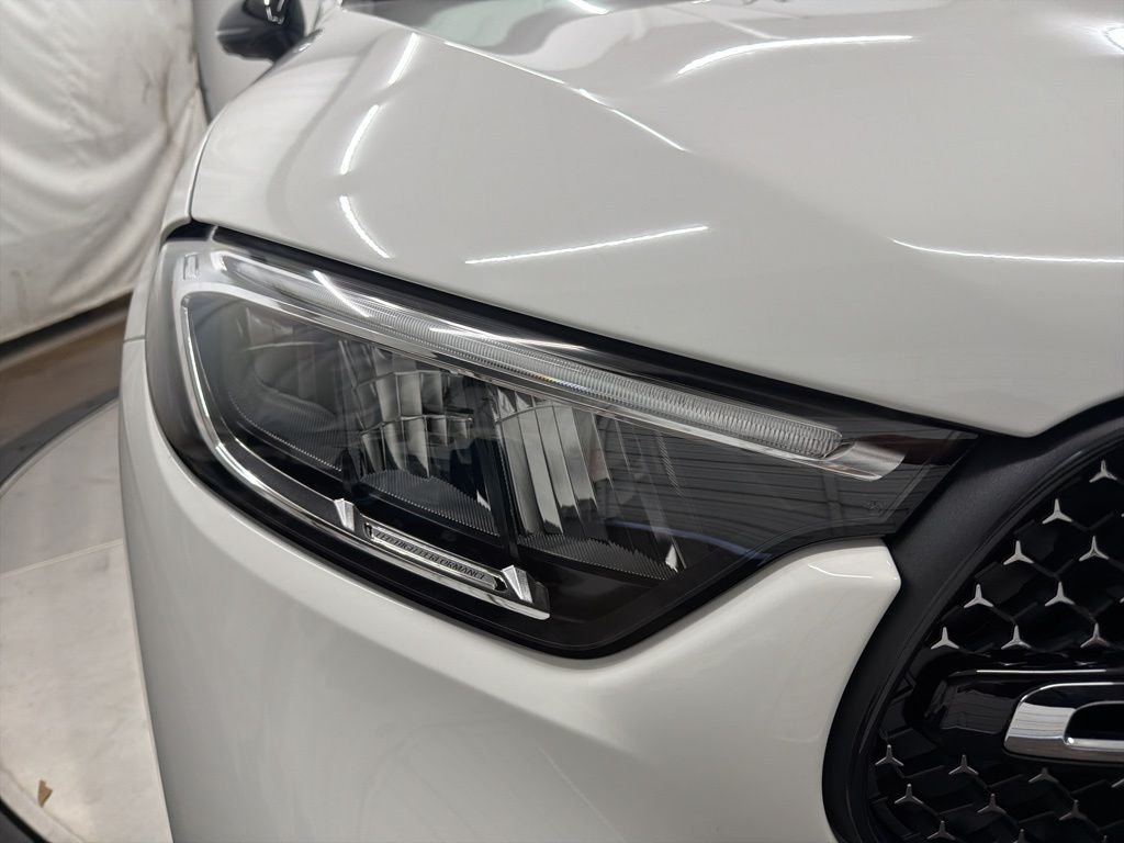 Used 2026 White Mercedes-Benz GLC 300 image 10