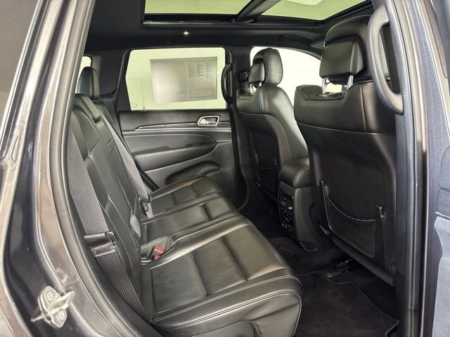 Used 2016 Crystal Metallic Jeep Overland image 5