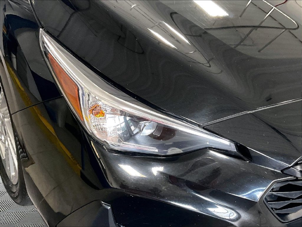 Used 2024 Crystal Black Silica Subaru Base image 32